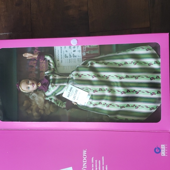 Barbie The Front Window - Picture 2 of 8